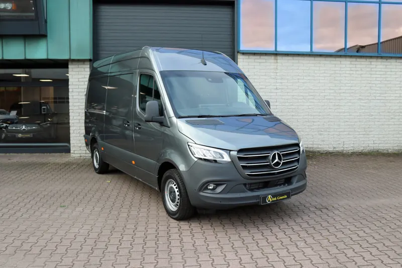 Mercedes-Benz Sprinter (2023)