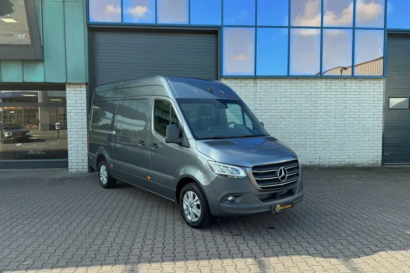 Mercedes-Benz Sprinter (2023)