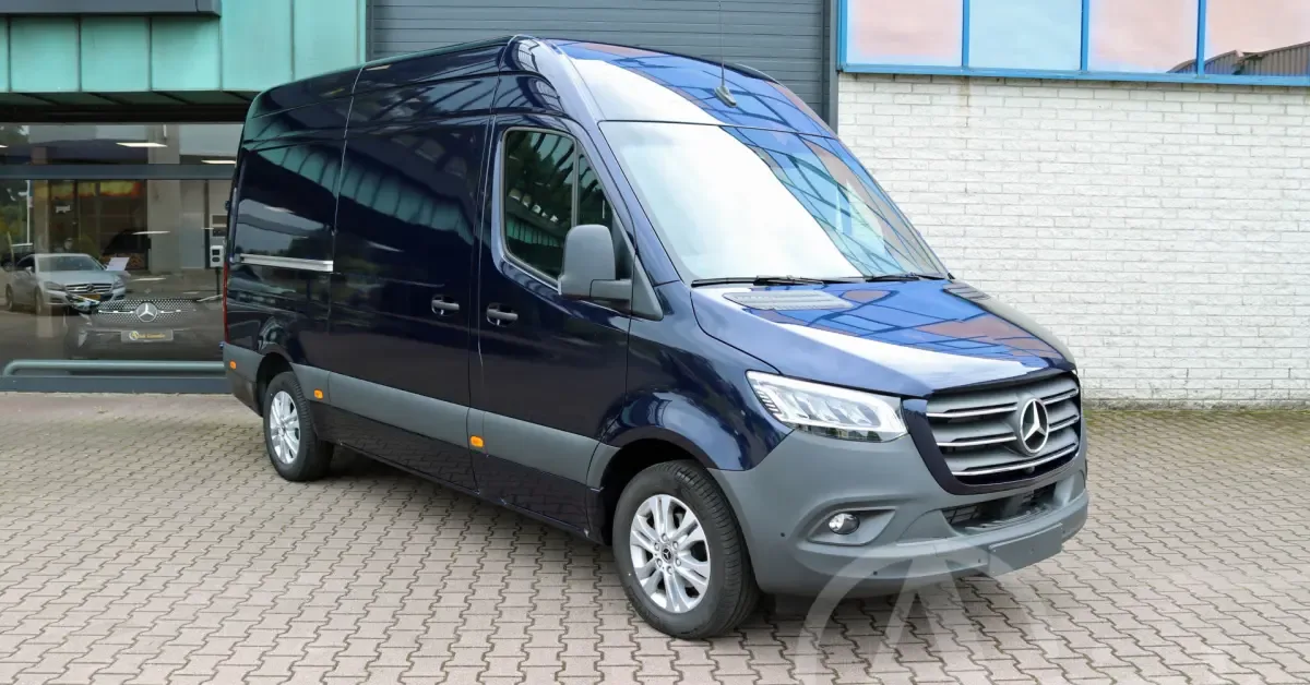 Mercedes-Benz Sprinter (2023) — foto 1