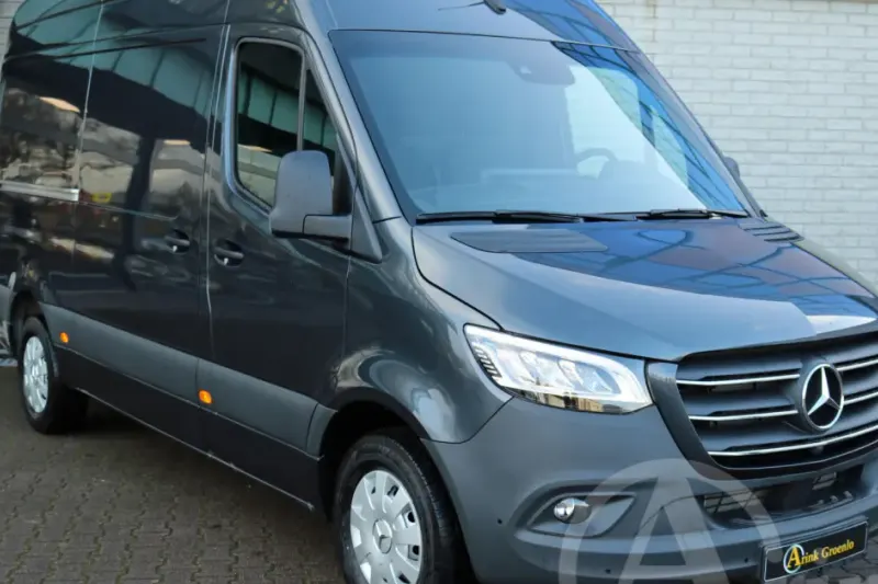 Mercedes-Benz Sprinter (2023)