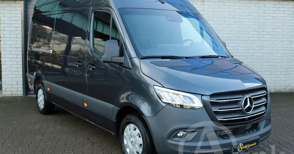 Mercedes-Benz Sprinter (2023) — foto 1