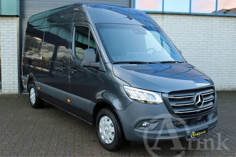 Mercedes-Benz Sprinter (2023)