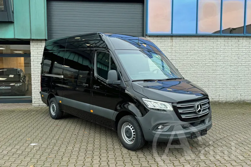 Mercedes-Benz Sprinter (2023)