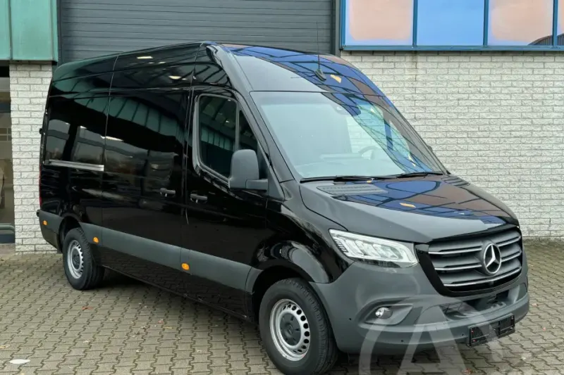 Mercedes-Benz Sprinter (2023)