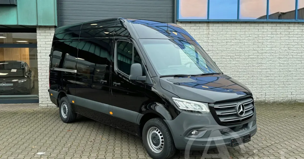 Mercedes-Benz Sprinter (2023) — foto 1