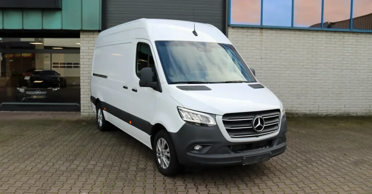 Mercedes-Benz Sprinter (2023) — foto 1
