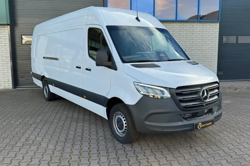 Mercedes-Benz Sprinter (2024)