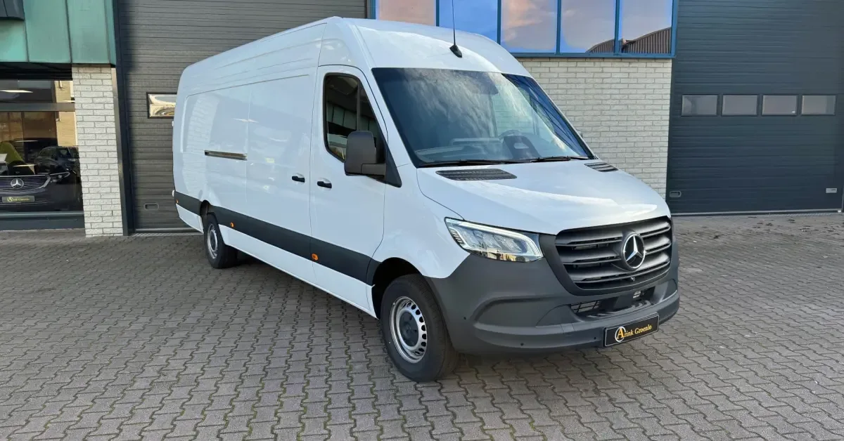 Mercedes-Benz Sprinter (2024) — foto 1