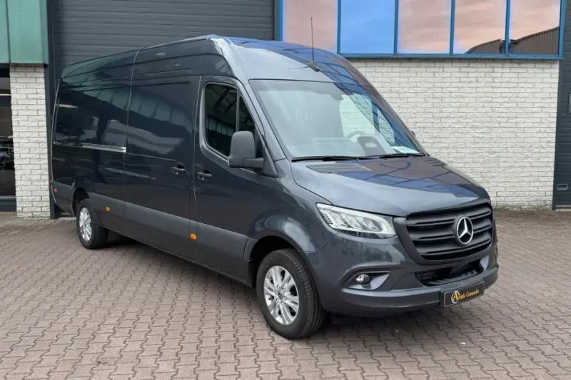 Mercedes-Benz Sprinter (2024)