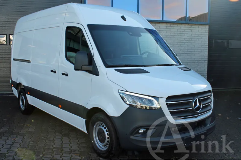 Mercedes-Benz Sprinter (2023)