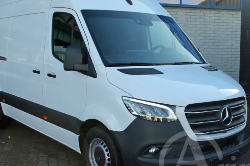 Mercedes-Benz Sprinter (2023)