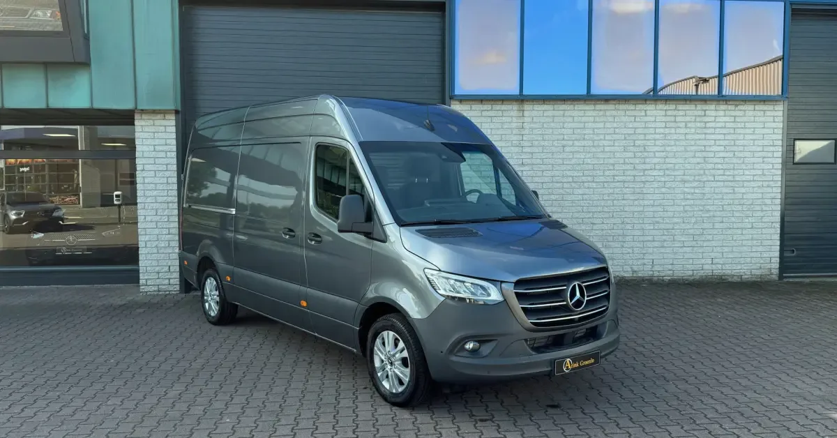 Mercedes-Benz Sprinter (2023) — foto 1