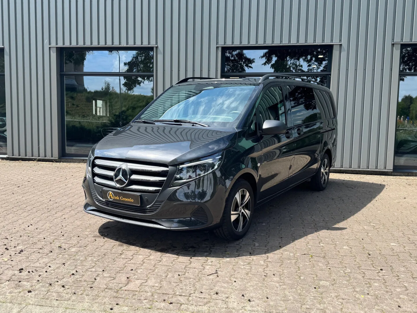 Mercedes-Benz Vito (2024) — foto 1
