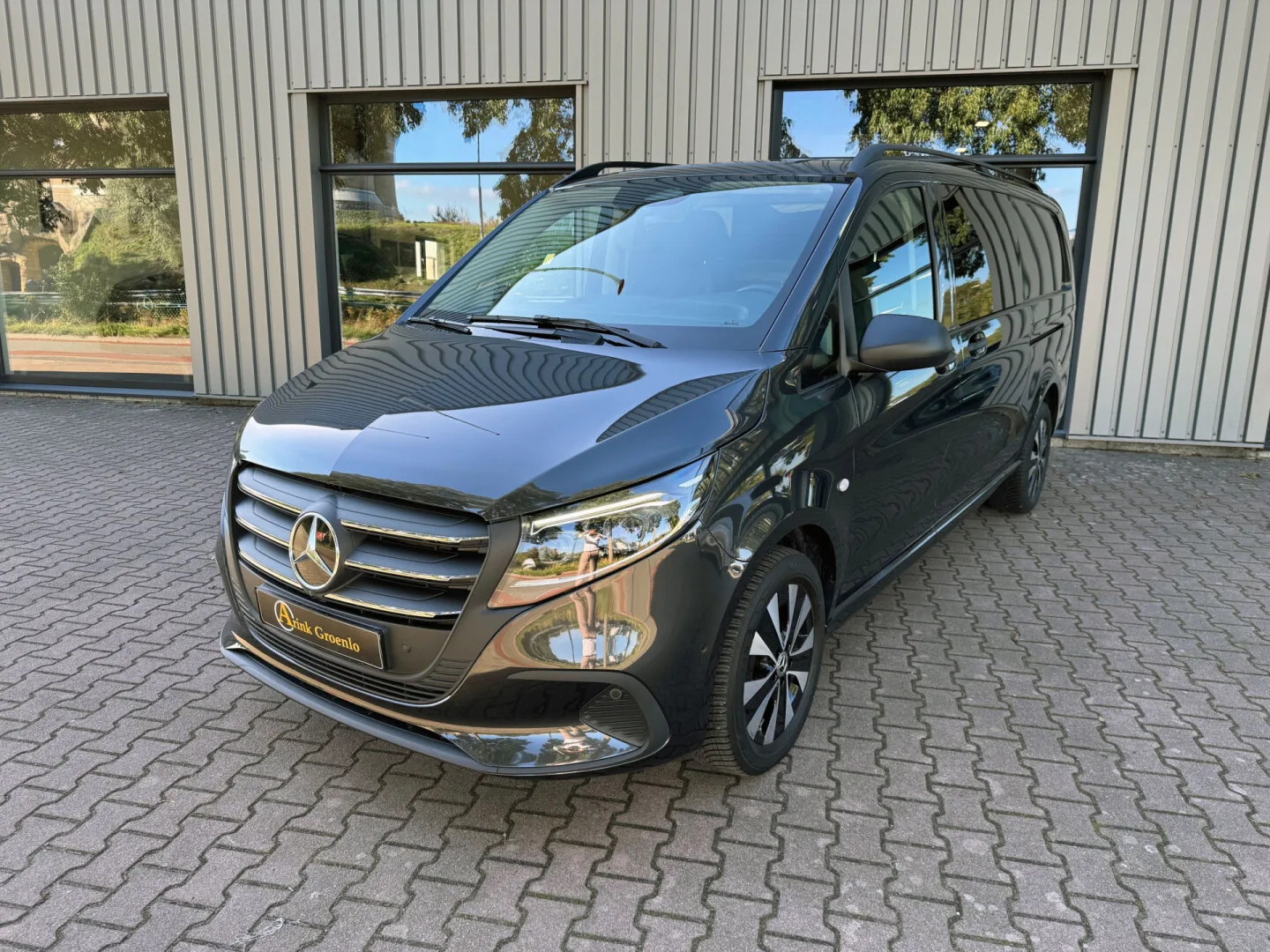 Mercedes-Benz Vito (2024) — foto 1