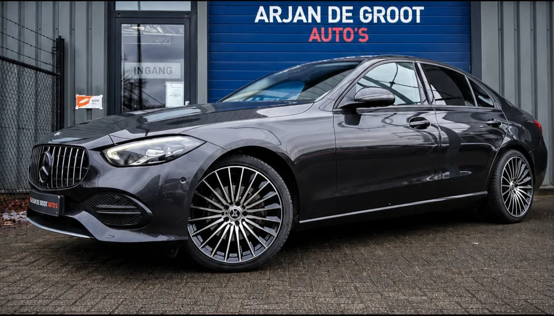 Mercedes-Benz C-Klasse (2023) — foto 1