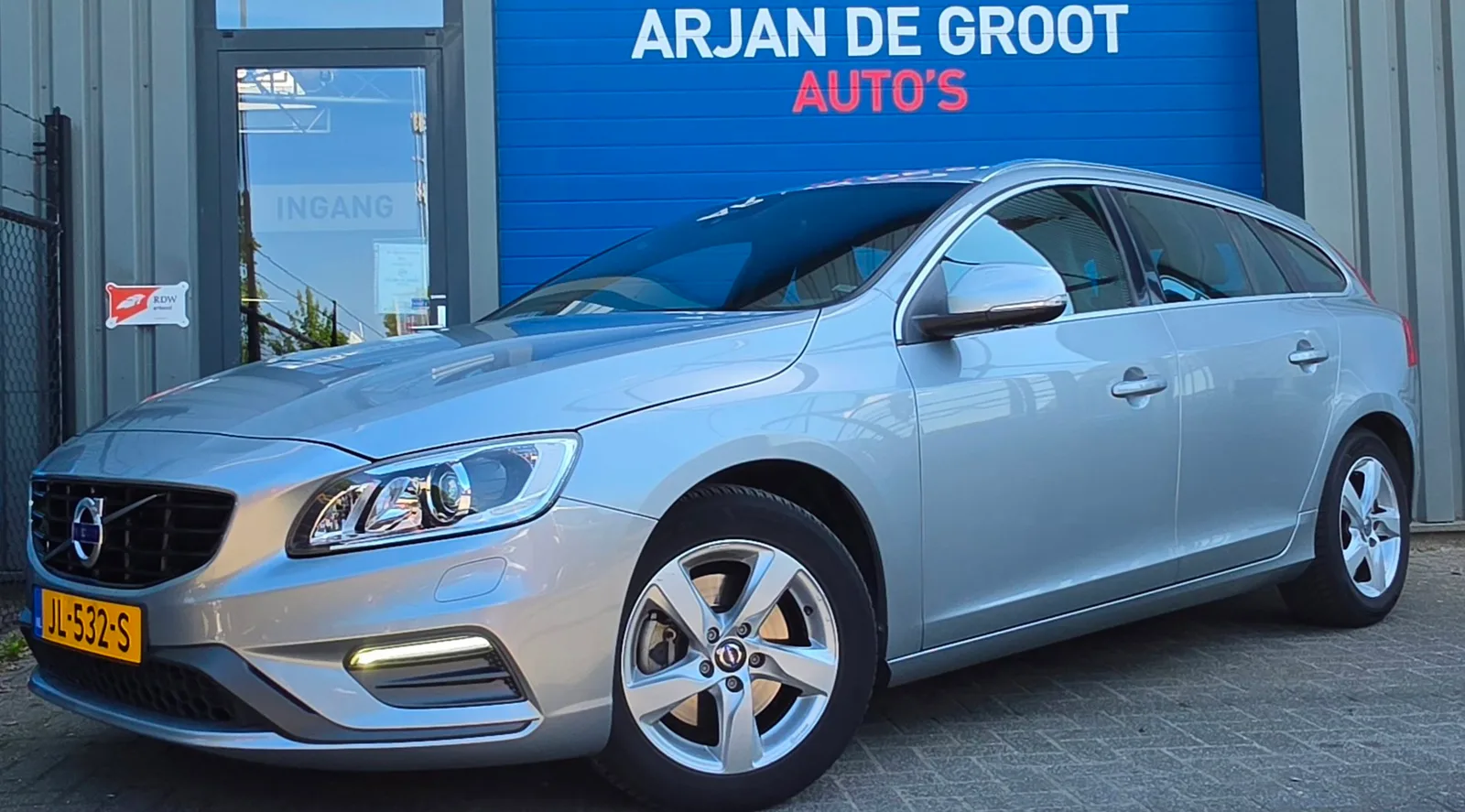 Volvo V60 (2016) — foto 1