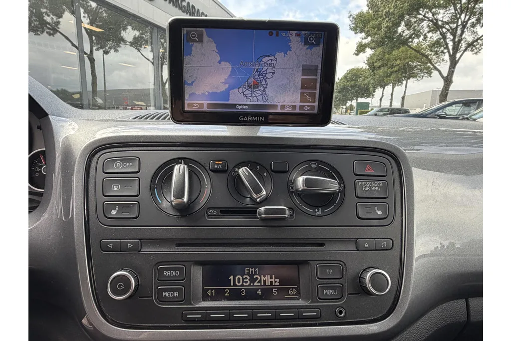 SEAT Mii (2015) — foto 1