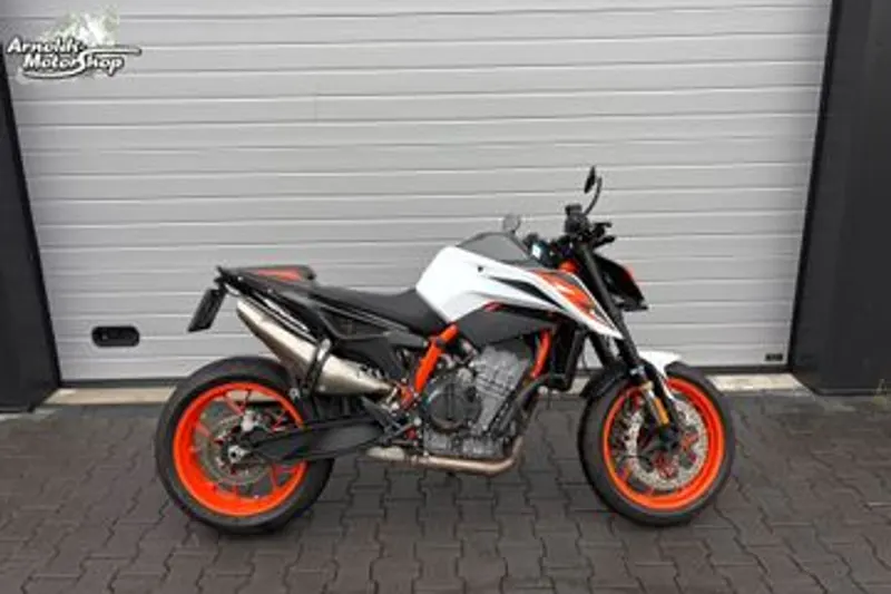 KTM 890 Duke R (2021)