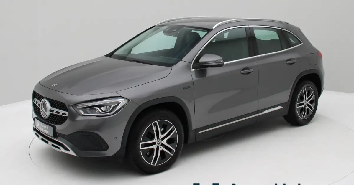 Mercedes-Benz GLA (2021) — foto 1
