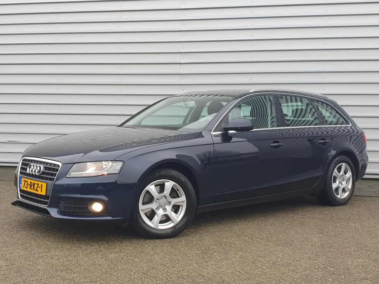 Audi A4 (2011) — foto 1