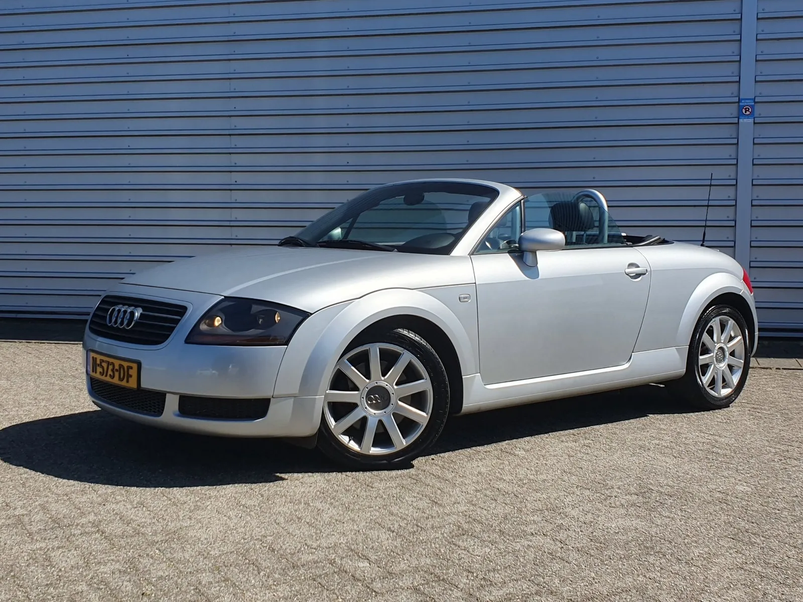 Audi TT (2002) — foto 1