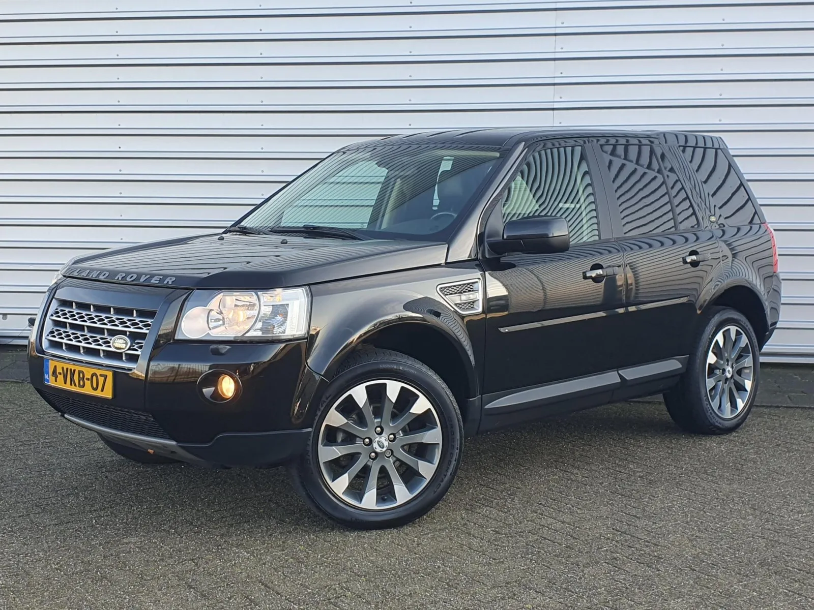 Land Rover Freelander (2010) — foto 1