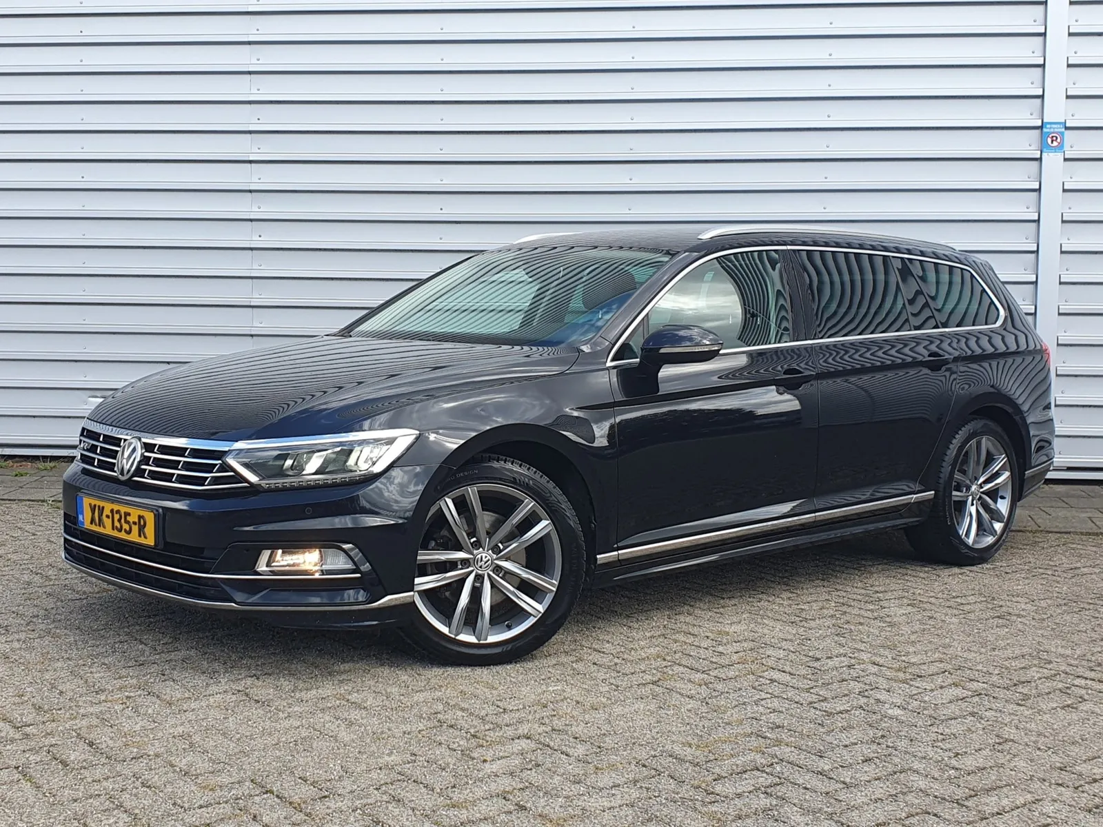 Volkswagen Passat (2015) — foto 1