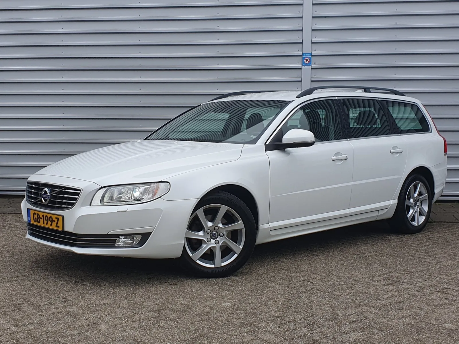 Volvo V70 (2015) — foto 1