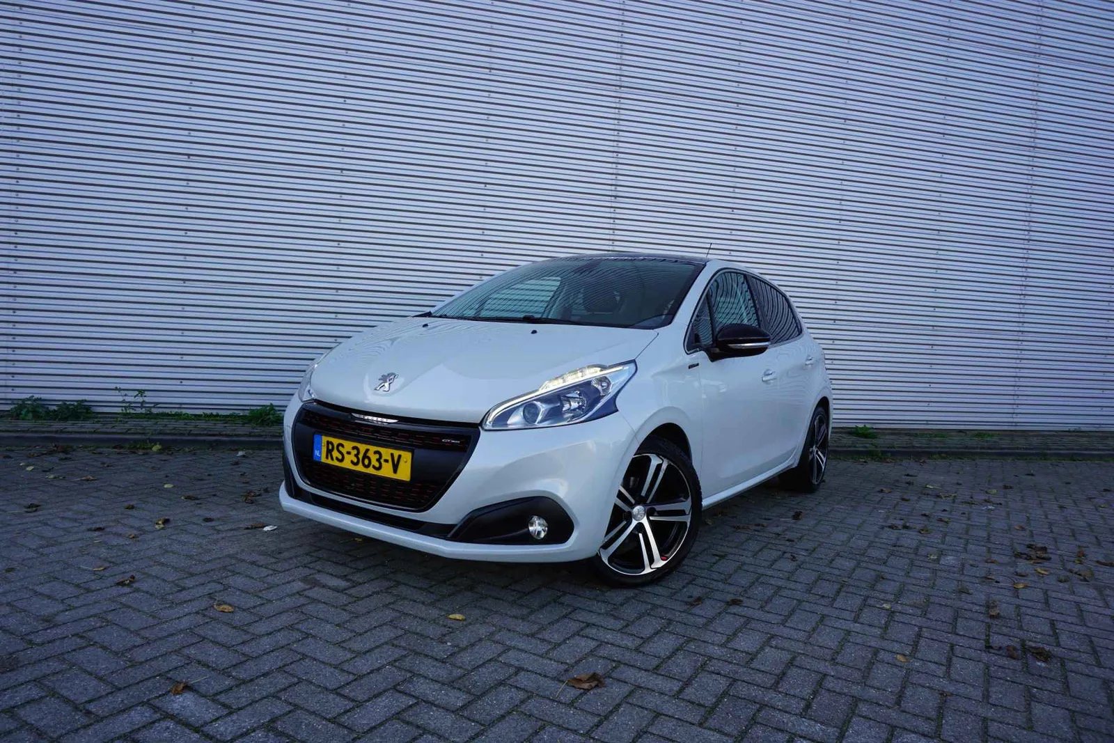 Peugeot 208 (2018) — foto 1