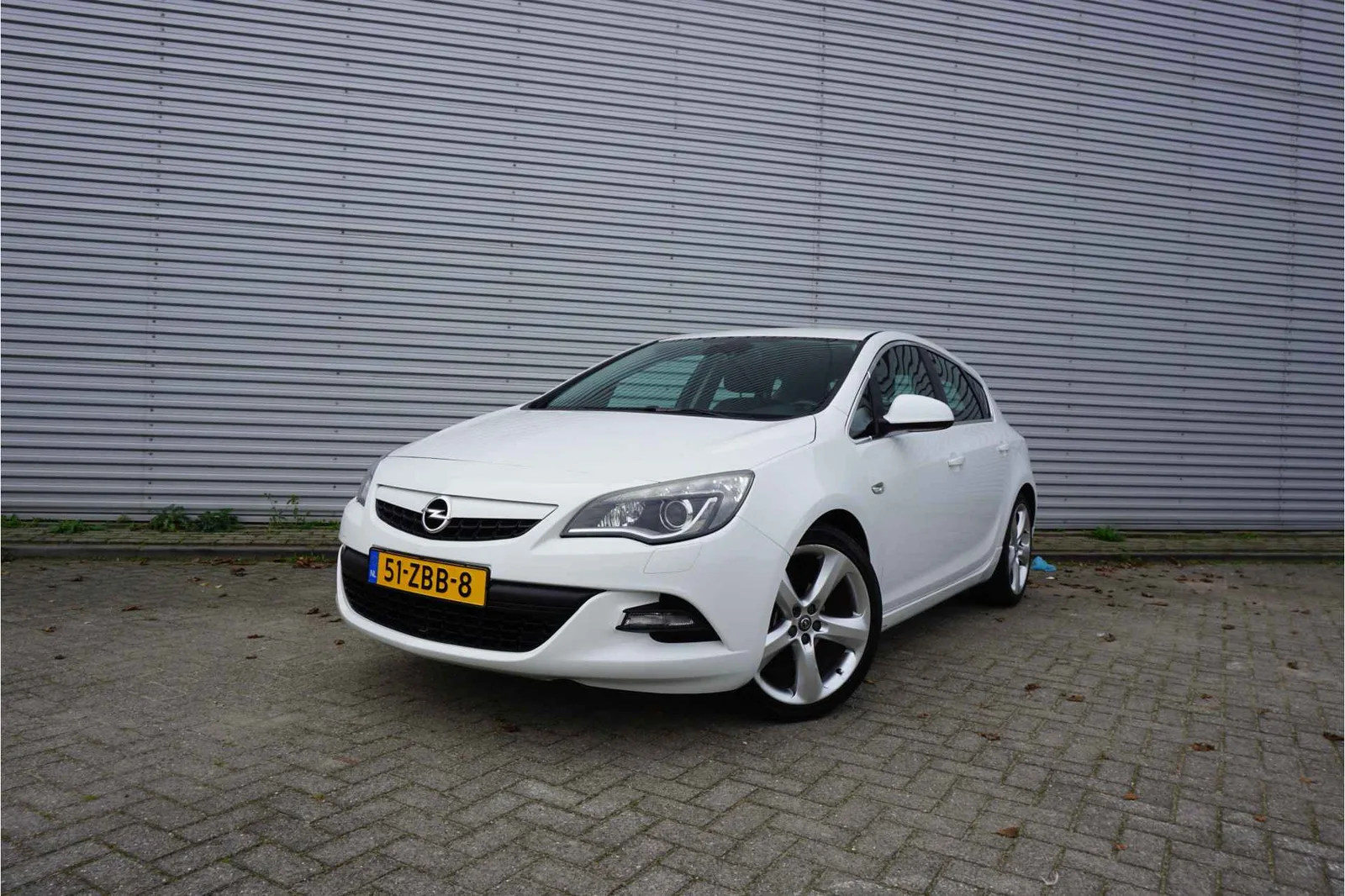 Opel Astra (2012) — foto 1