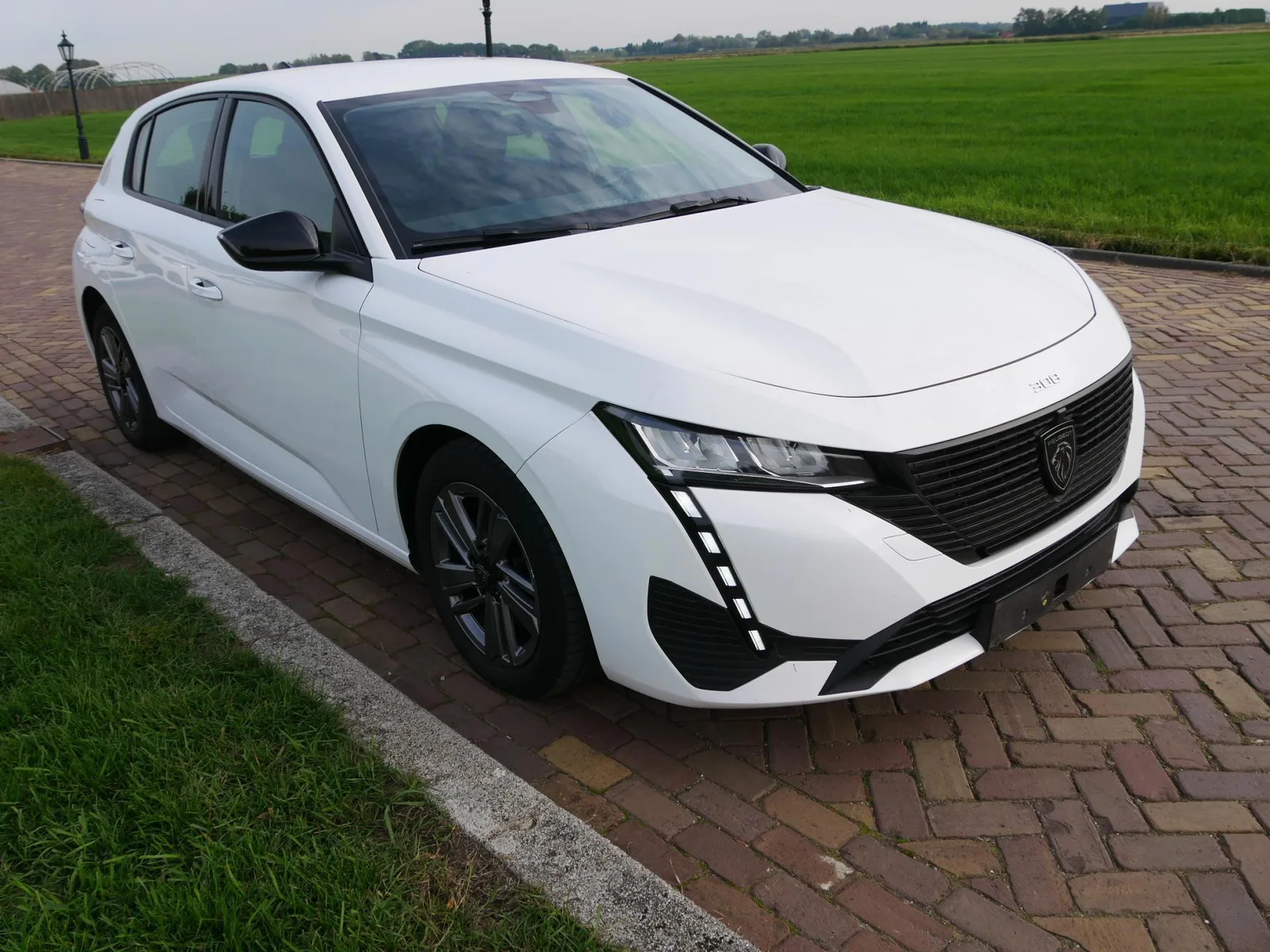 Peugeot 308 (2022) — foto 1