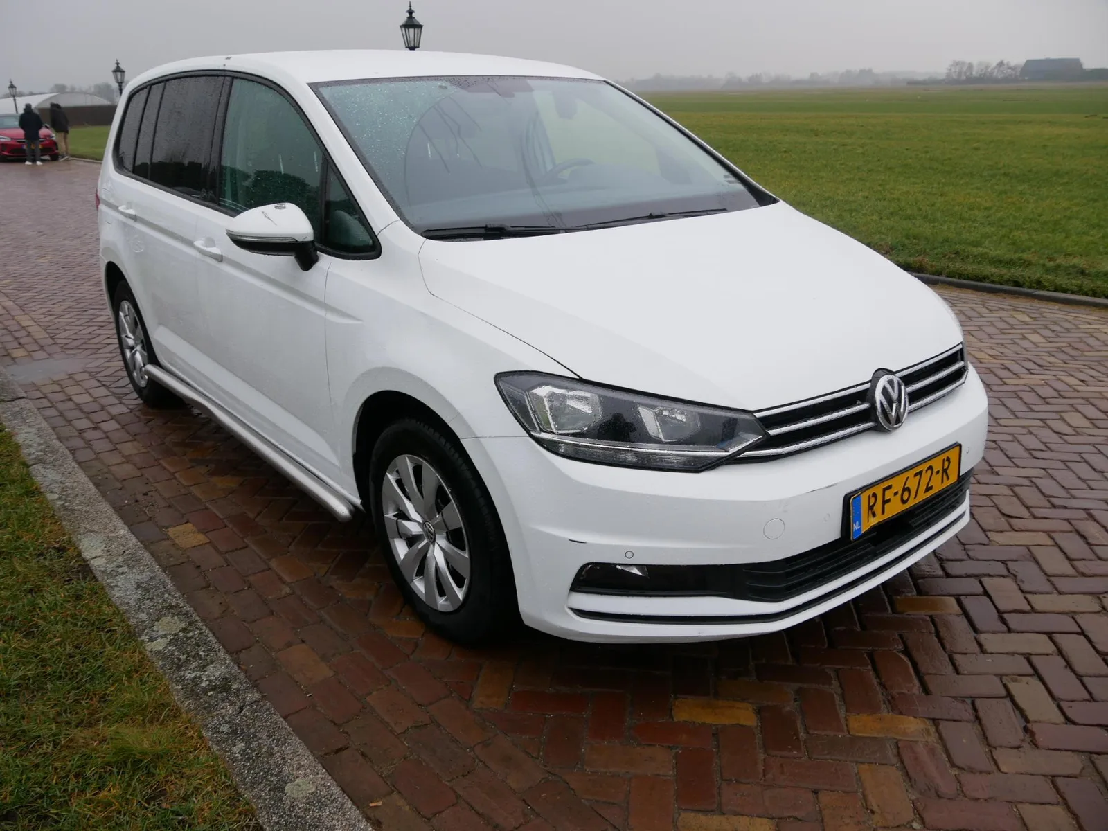 Volkswagen Touran (2017) — foto 1