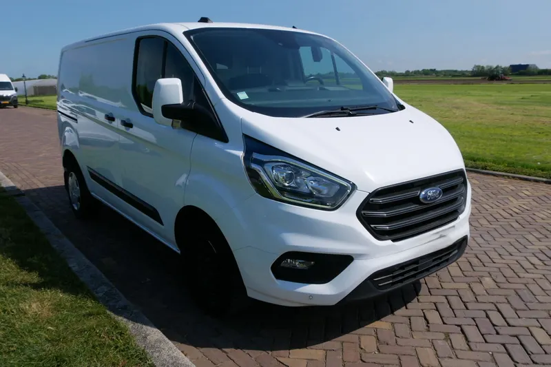 Ford Transit Custom (2023)