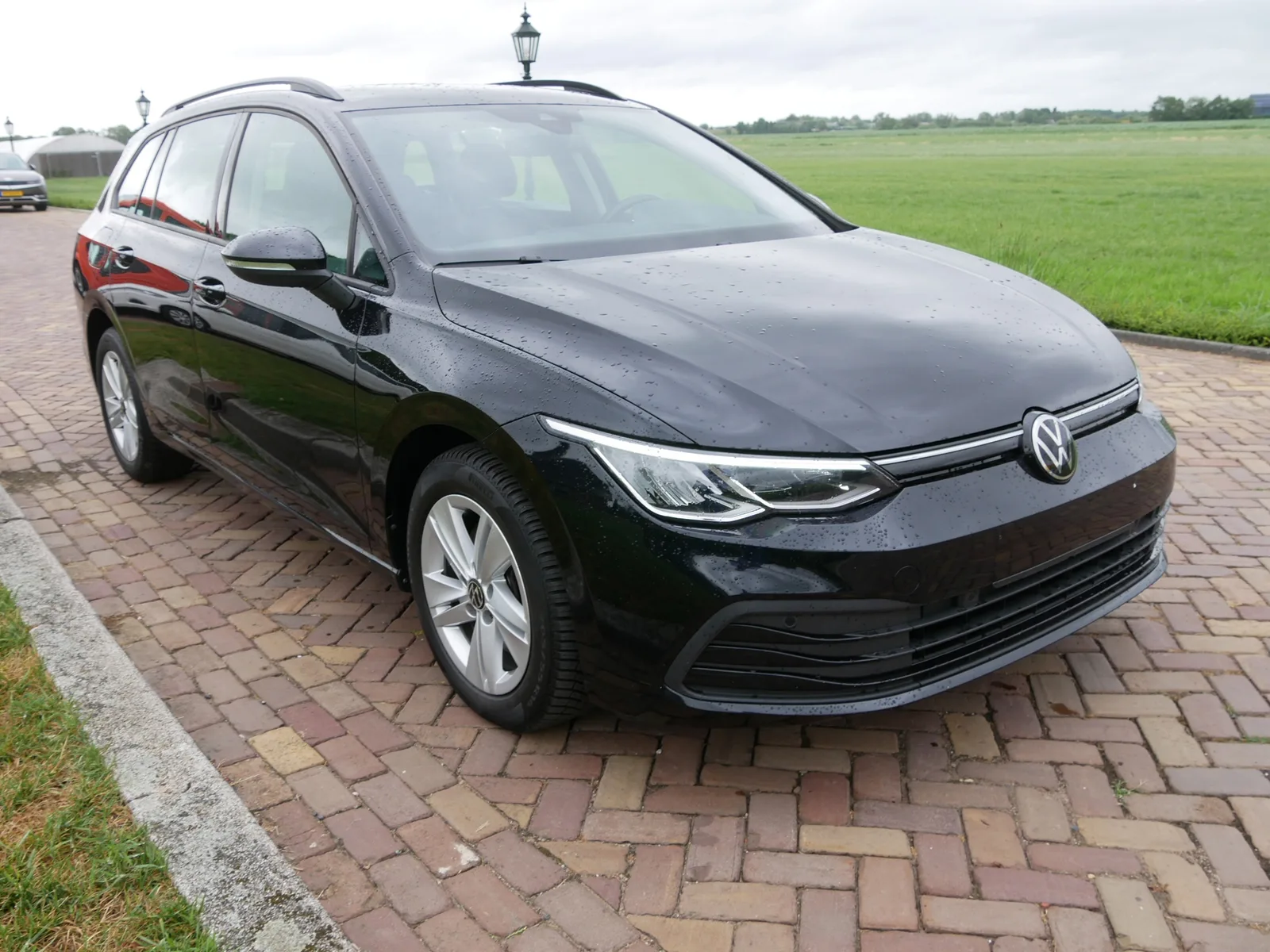 Volkswagen Golf (2022) — foto 1