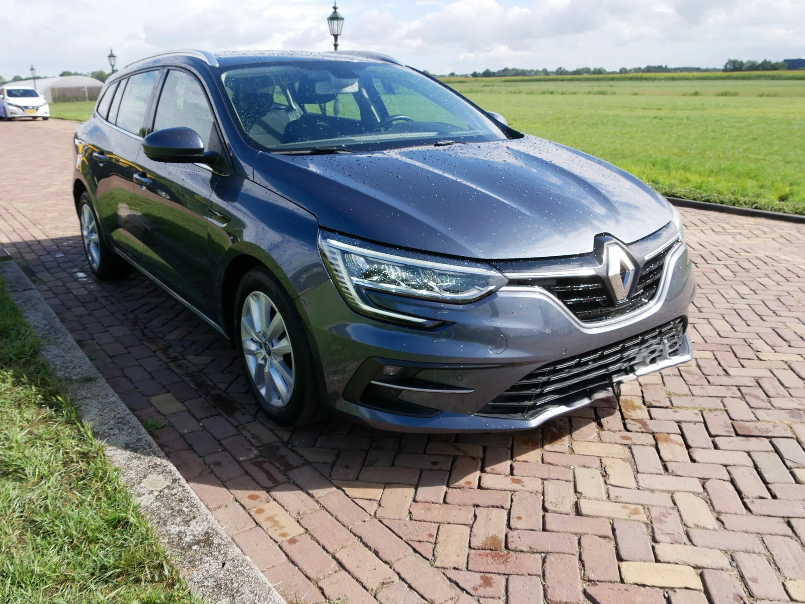 Renault Mégane (2021) — foto 1