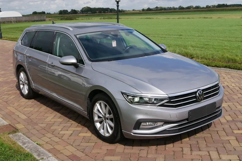 Volkswagen Passat (2023)
