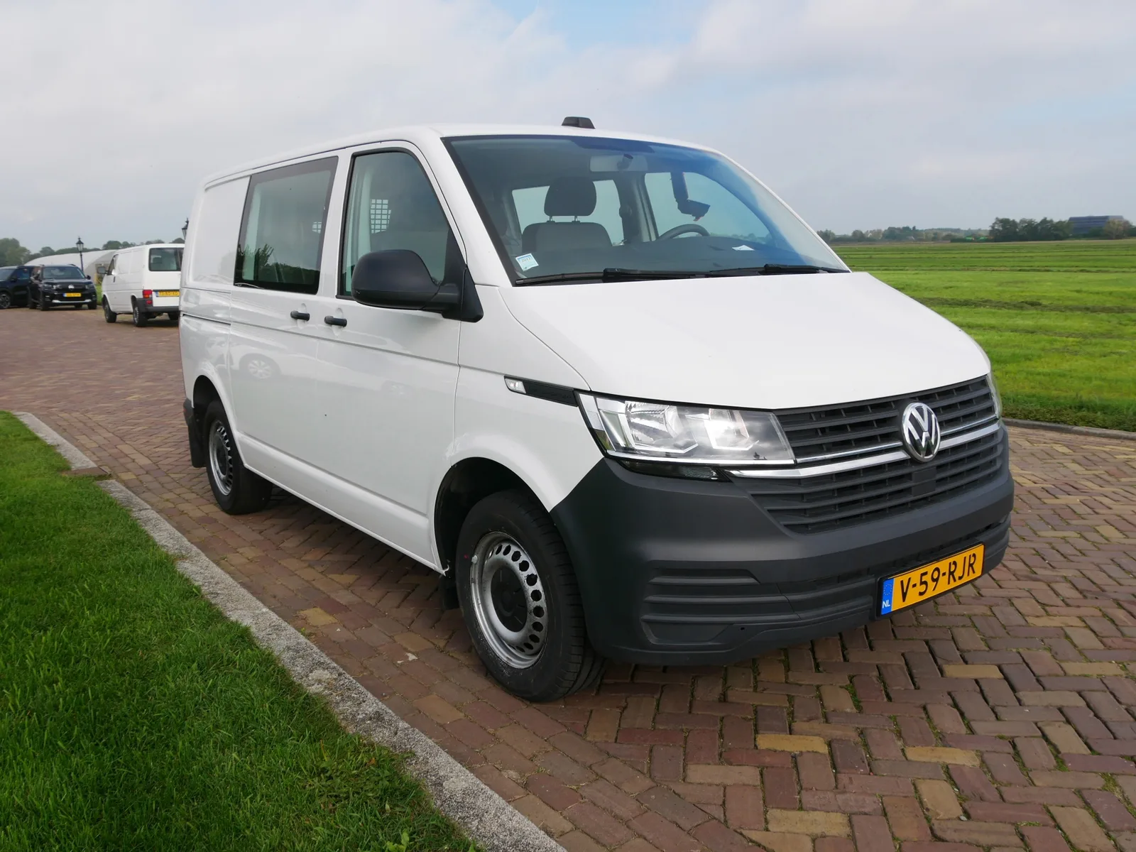 Volkswagen Transporter (2022) — foto 1