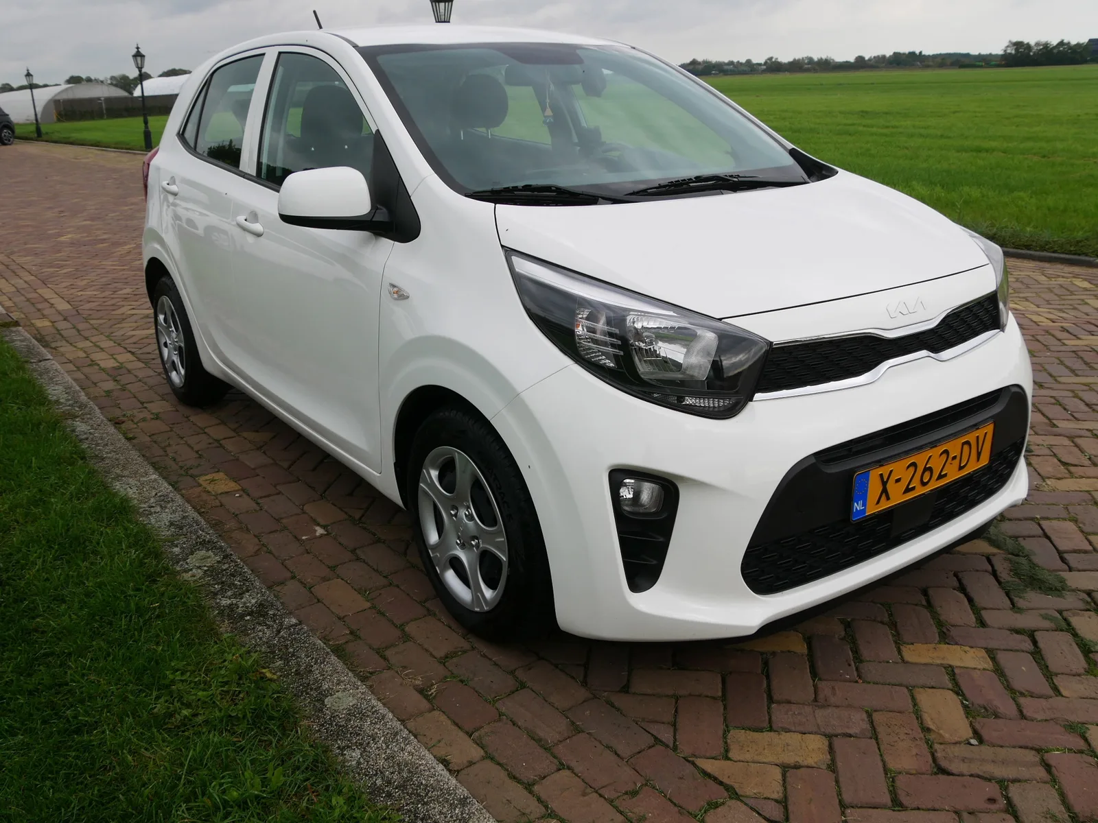 Kia Picanto (2023) — foto 1