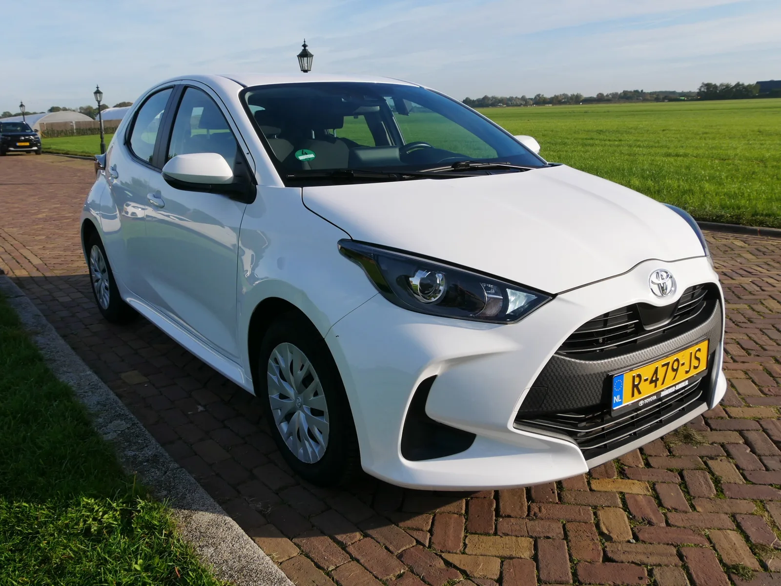 Toyota Yaris (2022) — foto 1