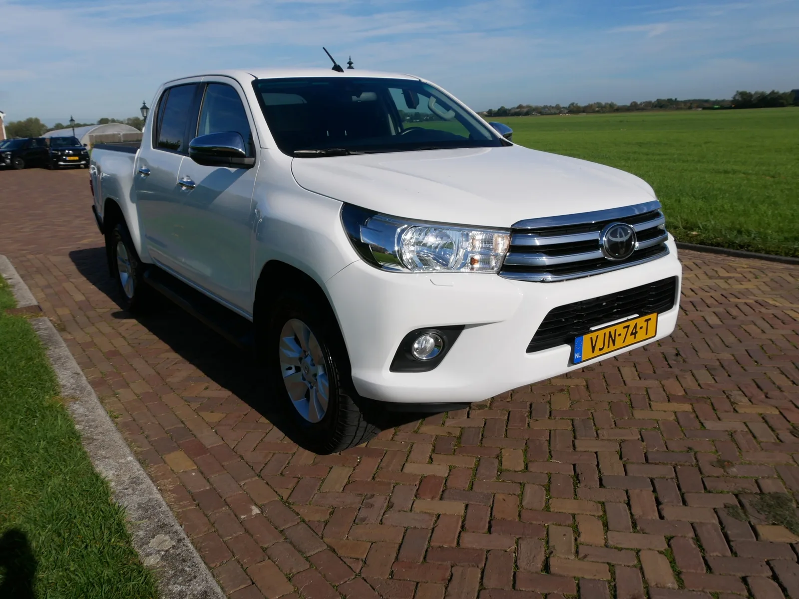 Toyota Hilux (2021) — foto 1