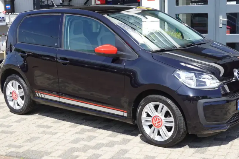 Volkswagen Up! (2017)