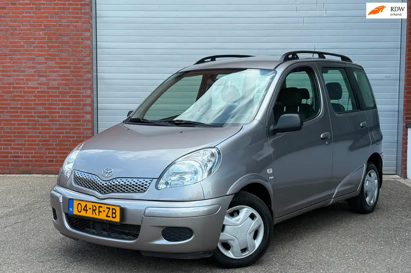 Toyota Yaris Verso (2005)