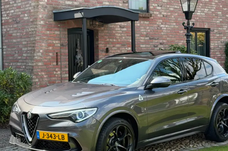Alfa Romeo Stelvio (2018)