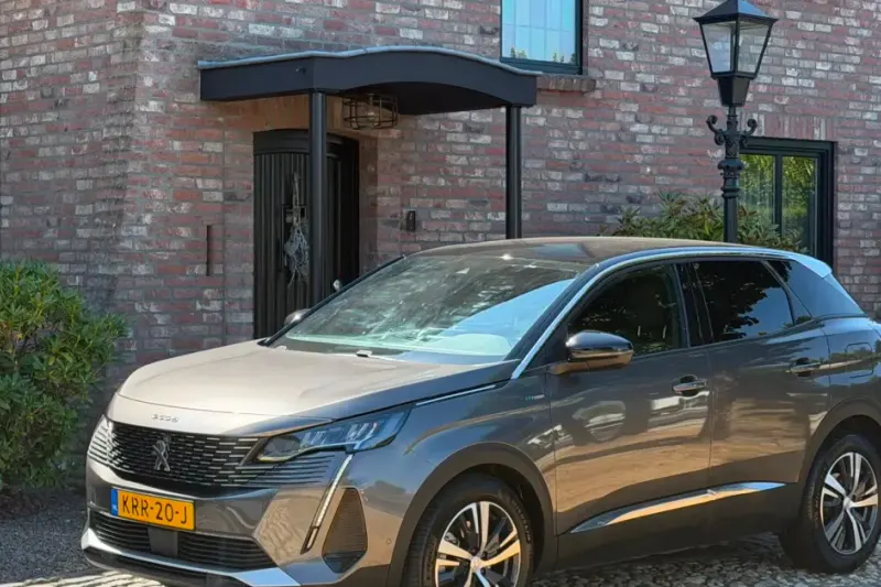 Peugeot 3008 (2023)