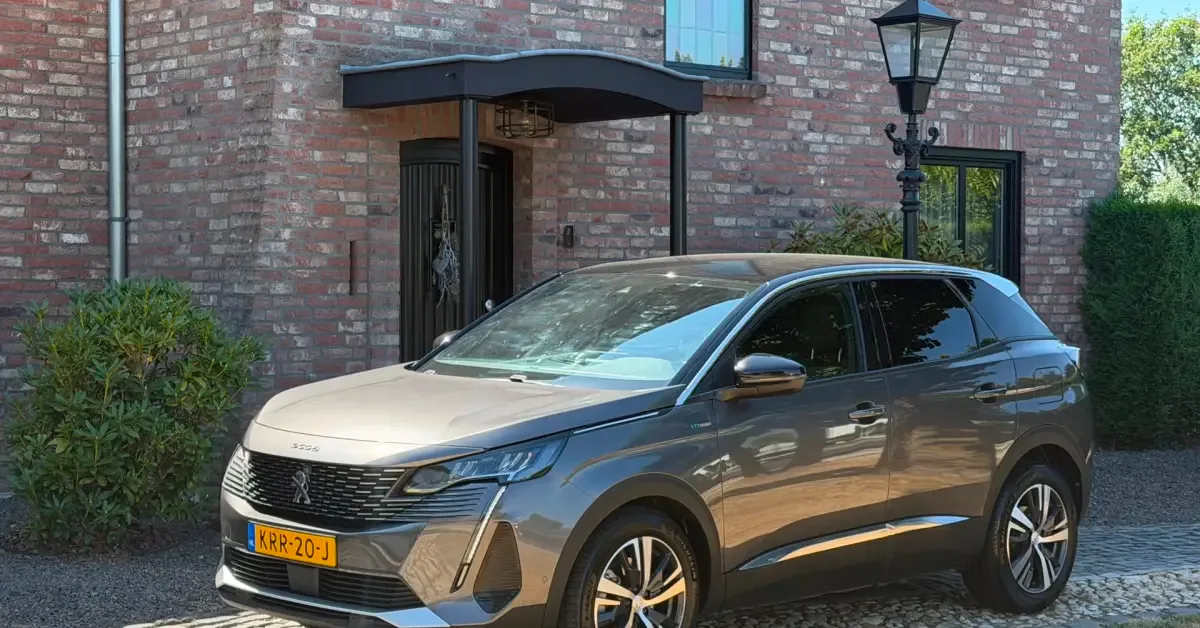 Peugeot 3008 (2023) — foto 1