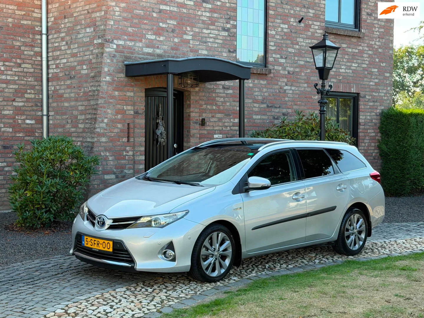 Toyota Auris (2013) — foto 1