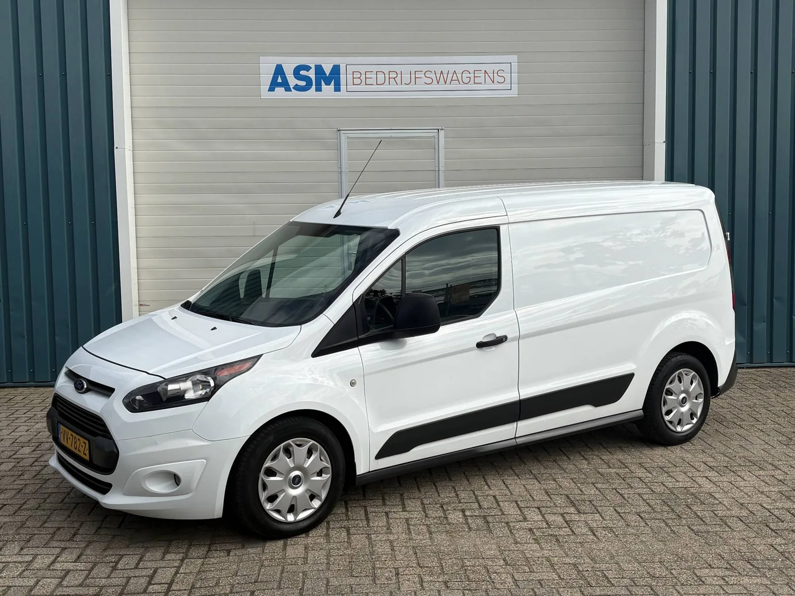 Ford Transit Connect (2016) — foto 1