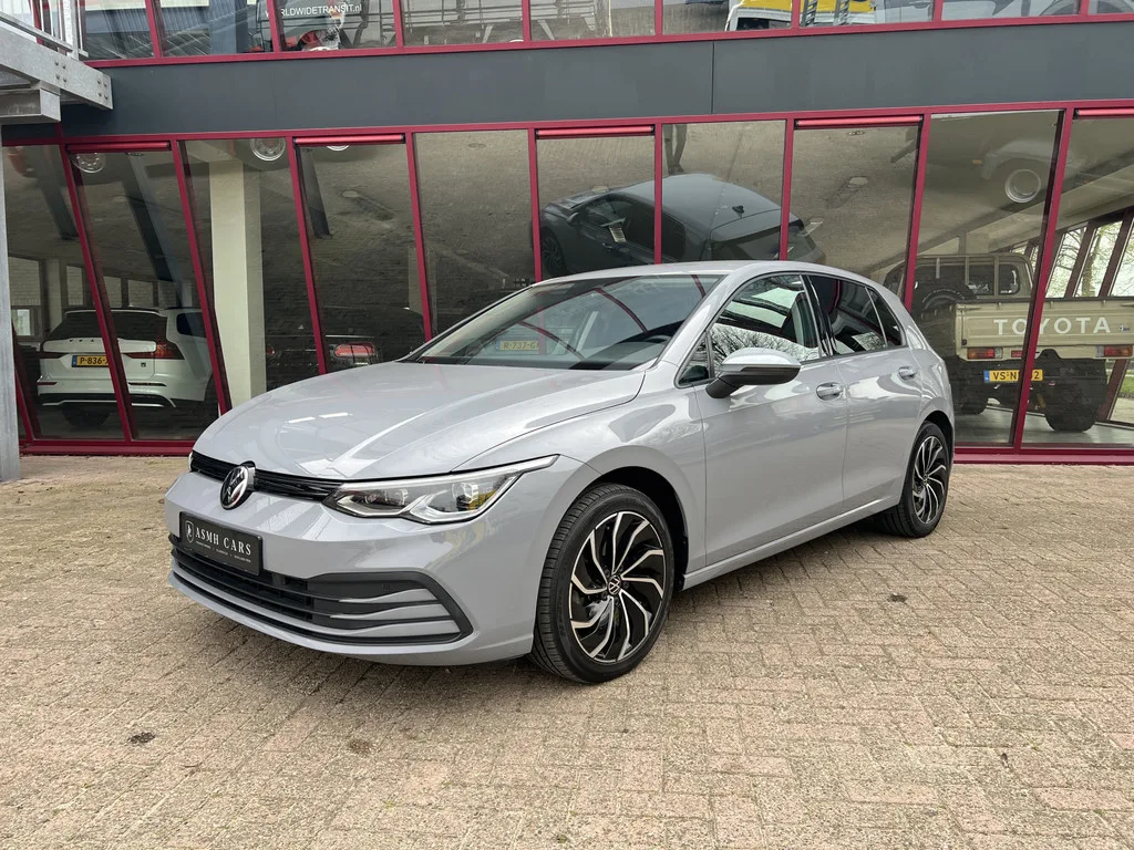Volkswagen Golf (2021) — foto 1