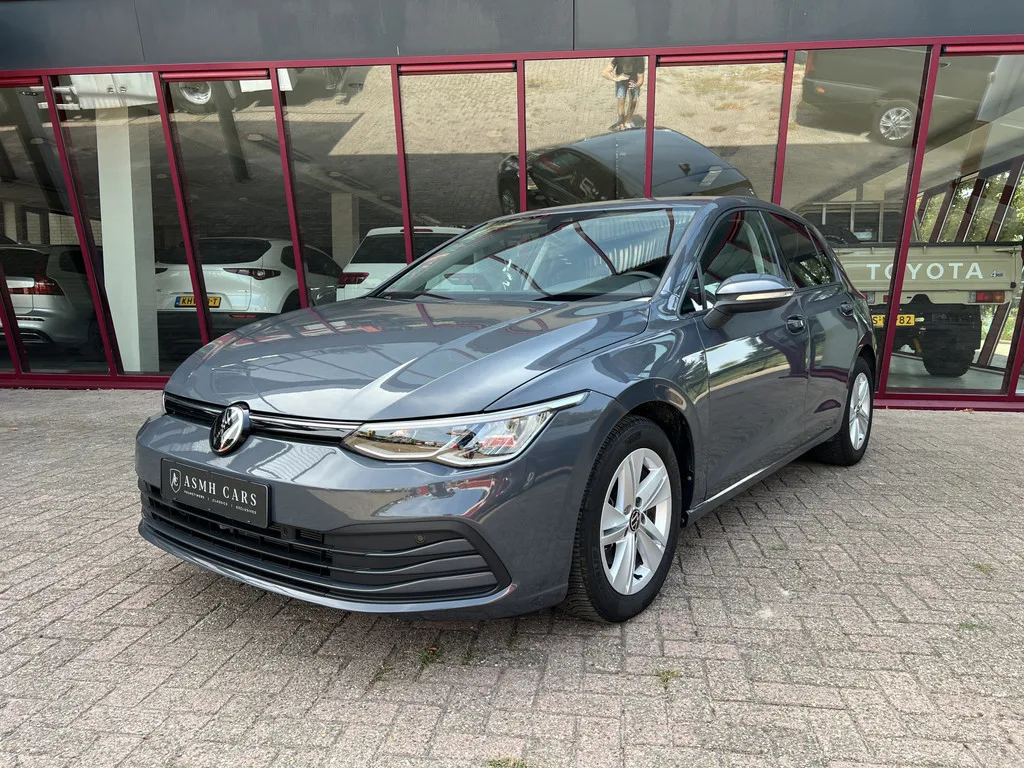 Volkswagen Golf (2024) — foto 1