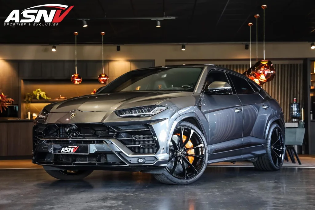 Lamborghini Urus (2018) — foto 1